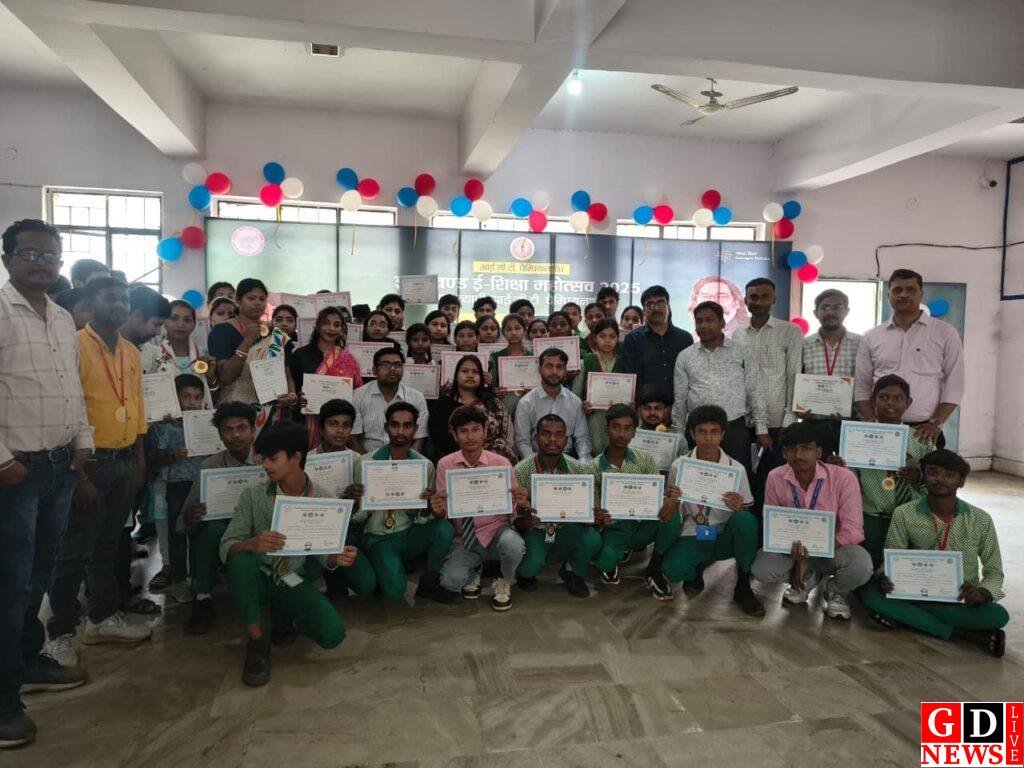 आईसीटी चैंपियनशिप में चमके पाकुड़ के छात्र, उत्कृष्ट प्रतिभागियों को किया गया सम्मानित 7 img 20260314 wa0022367114937383071267