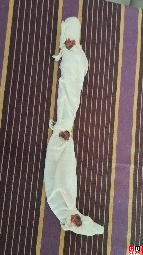 पत्नी की भुजाली से हत्या कर झाड़ियों में छिपा था पति, पुलिस ने दबोचा। 7 img 20260315 wa00123219060691694731341