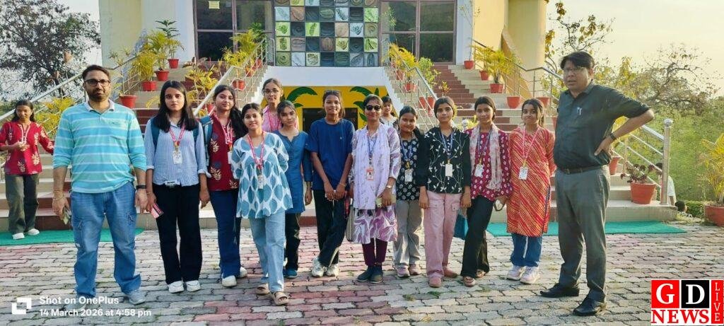 शैक्षणिक परिभ्रमण पर निकले डीएवी के छात्र, साइंस सिटी और फॉसिल पार्क में हासिल की वैज्ञानिक जानकारी। 9 img 20260315 wa00152176232354808902162