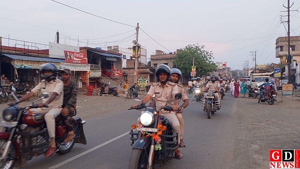 ईद, रामनवमी व सरहुल को लेकर पुलिस सतर्क, महेशपुर–पाकुड़िया में फ्लैग मार्च 8 img 20260320 wa00412941644757386287974