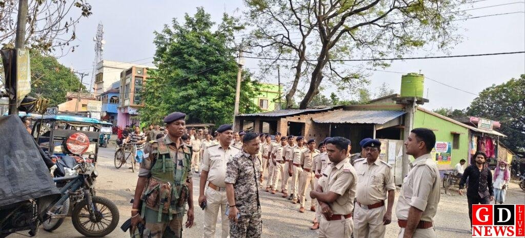 ईद, रामनवमी व सरहुल को लेकर पुलिस सतर्क, महेशपुर–पाकुड़िया में फ्लैग मार्च 7 img 20260320 wa00442383749669175399500