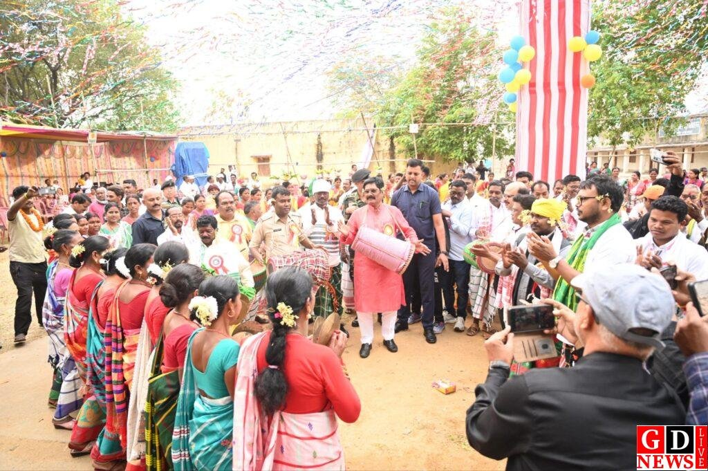 ललपनिया में आयोजित सरहुल पूजा महोत्सव में शामिल हुए मंत्री योगेंद्र प्रसाद 9 img 20260321 wa0172617420717441810852