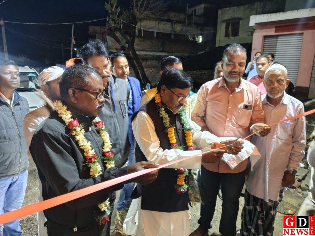 ईद मिलन समारोह में पहुंचे विधायक स्टीफन मरांडी, भाईचारे का दिया संदेश 7 img 20260322 wa00577189677464781763804 1