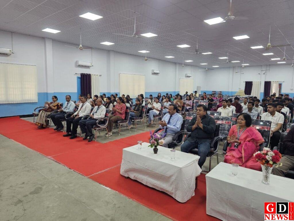 पिट्स मॉडर्न स्कूल में 'आनंद उत्सव' की रही धूम- जेईई मेन के मेधावियों का हुआ सम्मान 8 img 20260322 wa00795151699160531410831