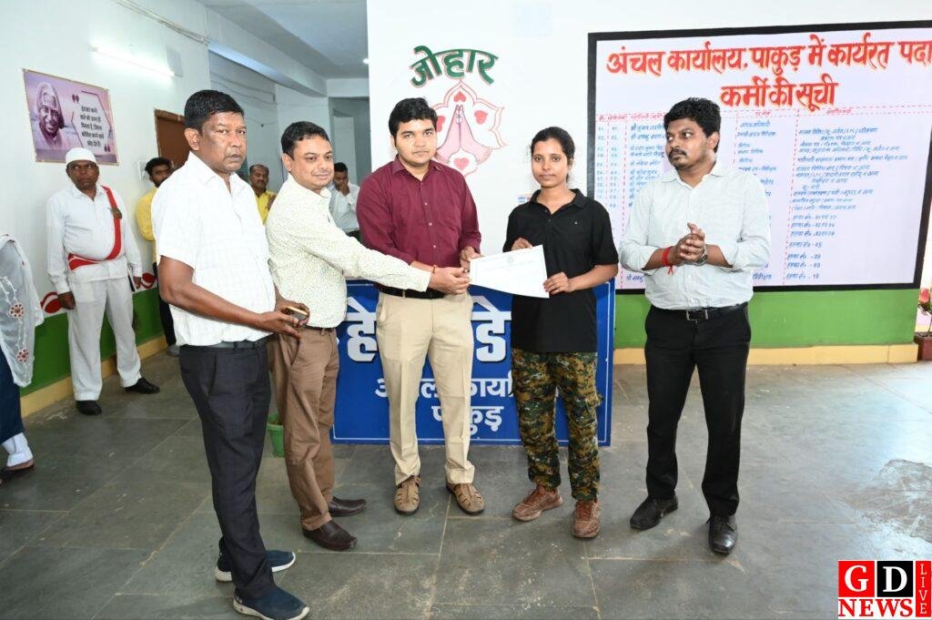 चौकीदार ने निभाई सामाजिक जिम्मेदारी, योगदान के साथ किया रक्तदान 7 img 20260324 wa0050238224945878584525