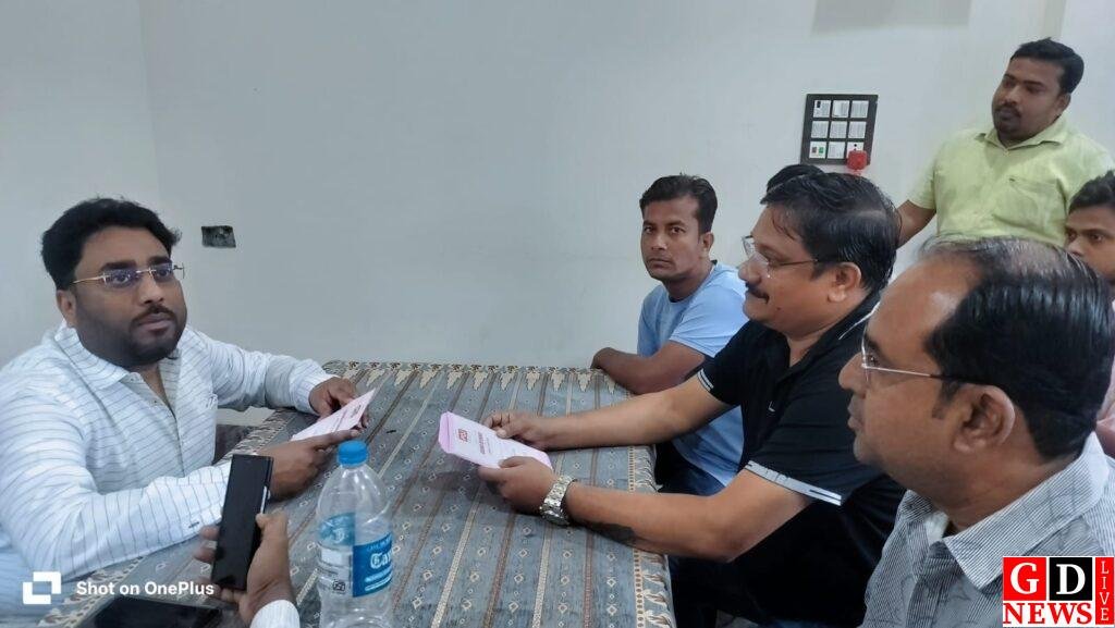 युवा कांग्रेस को मिली नई मजबूती, नसीम आलम बने प्रखंड अध्यक्ष, जनसमस्याओं पर डॉ तनवीर आलम ने किया त्वरित समाधान। 7 img 20260328 wa00996588818563377086546