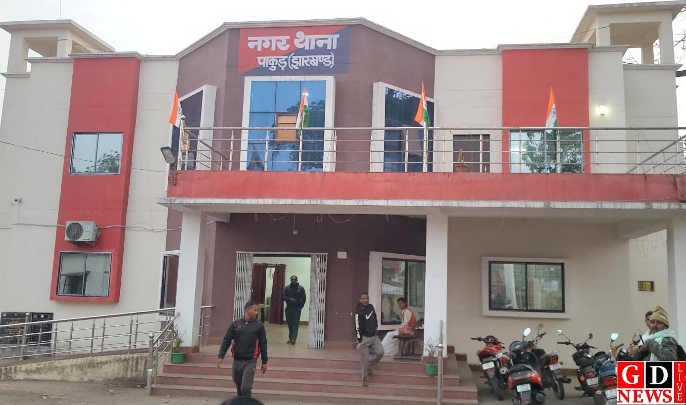 रंगदारी नहीं दी तो बरसाई लाठियां, आंख फोड़ी और 15 हजार लूटे