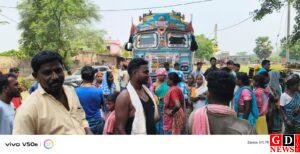 पेयजल संकट पर उबला छोटा पहाड़पुर, एक घंटे सड़क जाम — आश्वासन के बाद खत्म हुआ प्रदर्शन। 5 IMG 20260424 WA0028