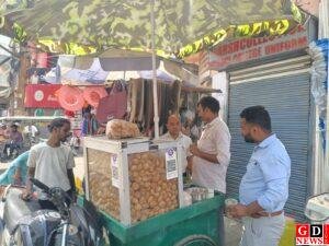 खाद्य सुरक्षा टीम के द्वारा हजारीबाग स्थित विभिन्न स्ट्रीट फूड भेन्डरों का औचक निरिक्षण किया गया 6 IMG 20260428 WA0182