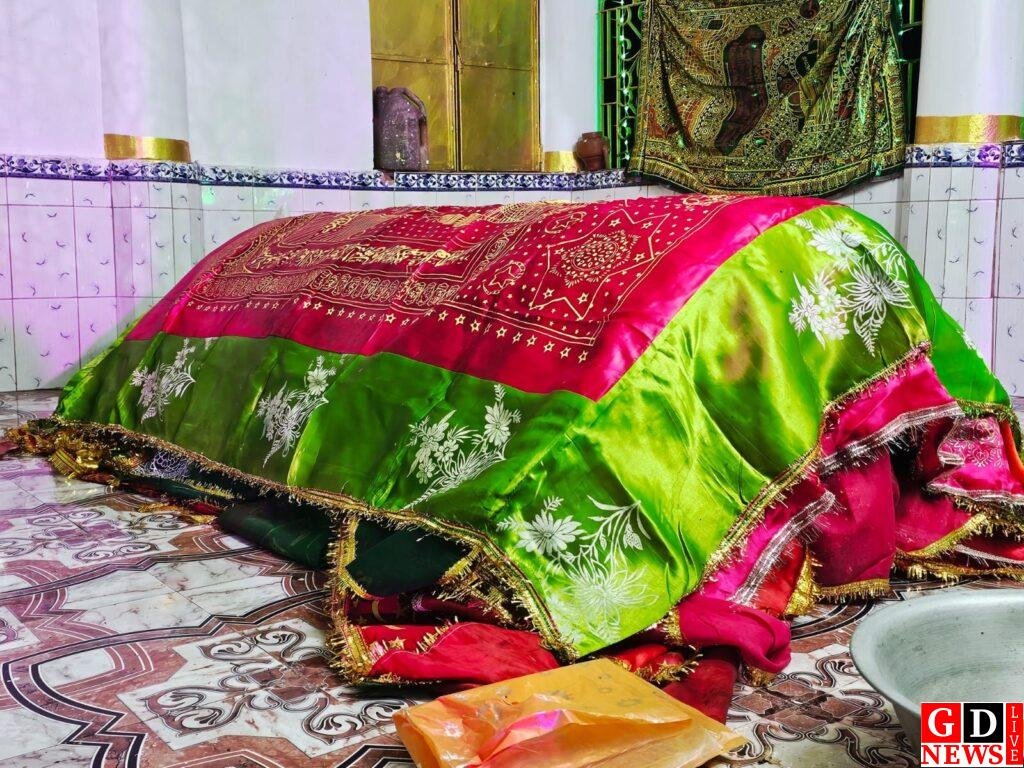 मन्नतों का दरबार बना चेंगाडांगा, सालाना उर्स में जुटे हजारों अकीदतमंद, रात भर गूंजती रही तकरीरें 9 img 20260401 wa00531830096882620012467