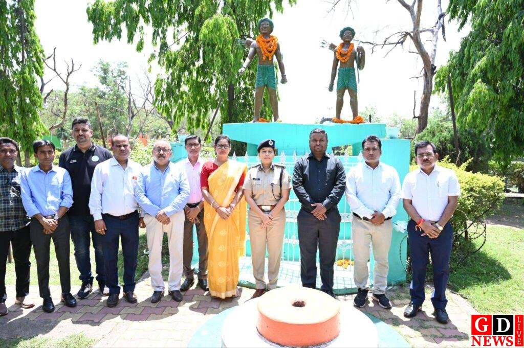 संथाल हूल के महानायकों को नमन, सिदो-कान्हू जयंती पर उमड़ा जनसैलाब, नेताओं-अधिकारियों ने दी श्रद्धांजलि। 7 img 20260411 wa00233604102800008272571