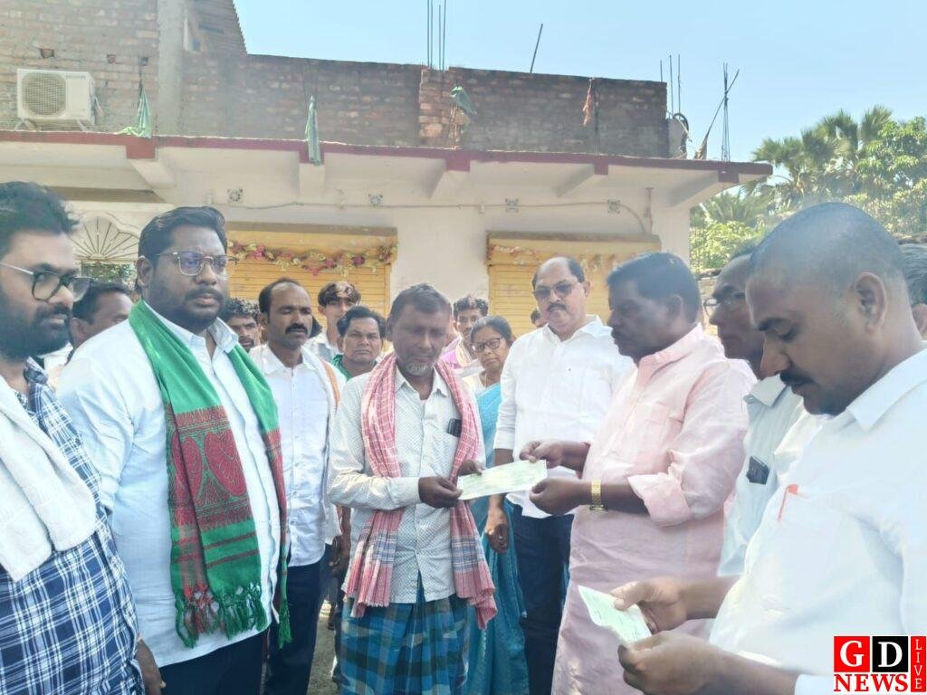 महिलाओं को आत्मनिर्भर बनाने की पहल, बीमारों को मिली आर्थिक मदद,विधायक की दोहरी पहल। 7 img 20260411 wa0025394156086596406926