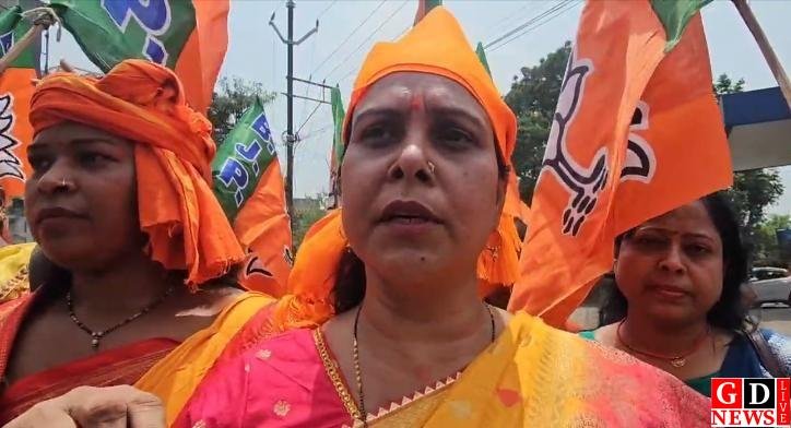 नारी शक्ति वंदन अधिनियम पर पाकुड़ में जश्न, भाजपा महिला मोर्चा ने निकाली विजय रैली 7 img 20260414 wa00331861180255458676295