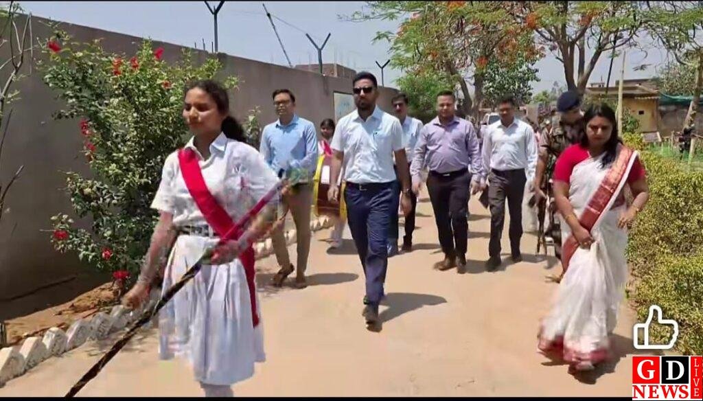 उपायुक्त नें पी एम श्री KGBV कस्तूरबा गांधी आवासीय बालिका उच्च विद्यालय पांकी का किया औचक निरीक्षण। 7 img 20260421 wa0015184762848762434264