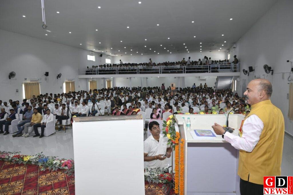 राधा गोविंद विश्वविद्यालय में दो दिवसीय अंतरराष्ट्रीय सम्मेलन का हुआ भव्य शुभारंभ 13 img 20260422 wa0257794288632271272418