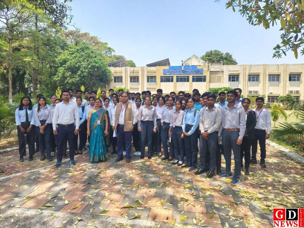 राधा गोविन्द विश्वविद्यालय के छात्रों का आईआईएलएम, रांची में कानूनी माप विज्ञान पर जागरूकता भ्रमण का हुआ आयोजन 8 img 20260425 wa01388118387092600506984