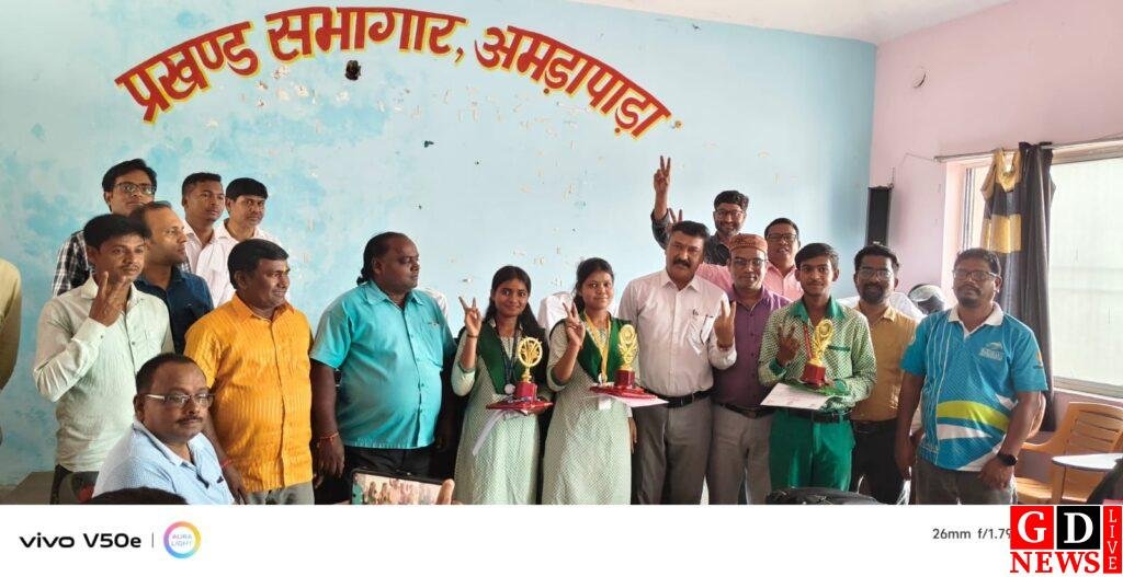 मैट्रिक में उत्कृष्ट प्रदर्शन पर तीन छात्रों को प्रशासन ने किया सम्मानित, उज्ज्वल भविष्य की कामना। 7 img 20260429 wa00403384377066253405412