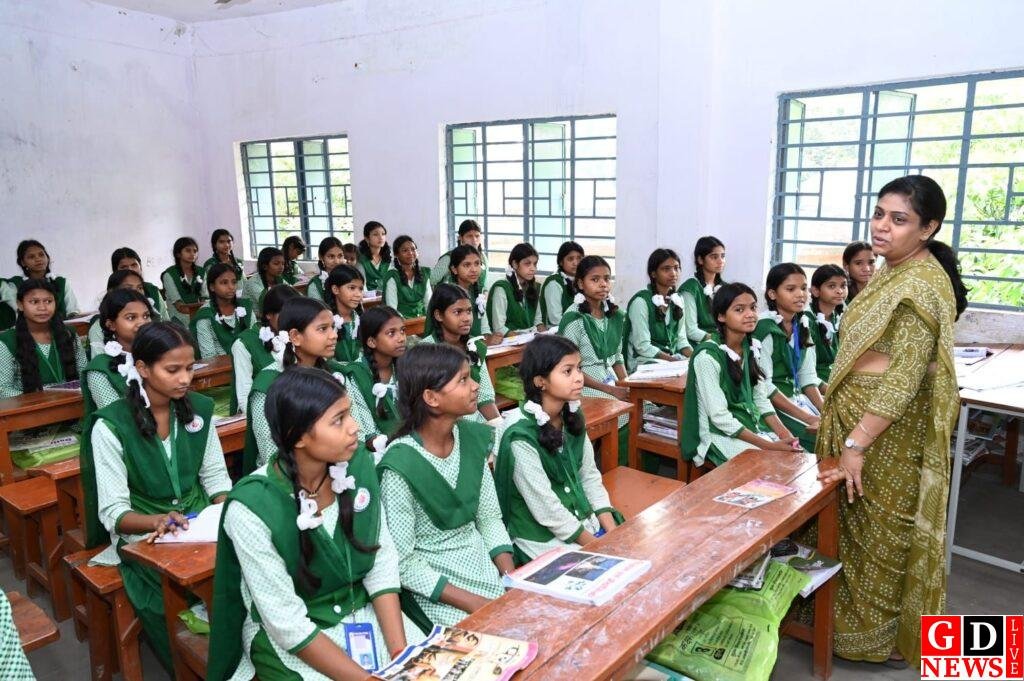 डीसी का लिट्टीपाड़ा दौरा, स्कूल से अस्पताल तक व्यवस्थाओं की हकीकत जांची। 7 img 20260430 wa00018159809868021313711