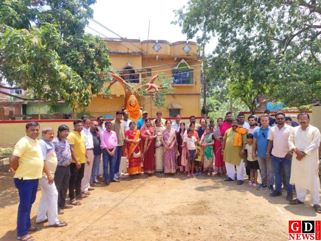 गौतम बुद्ध की प्रतिमा पर माल्यार्पण, शांति और करुणा का संदेश। 7 img 20260501 wa00056402149881569237961