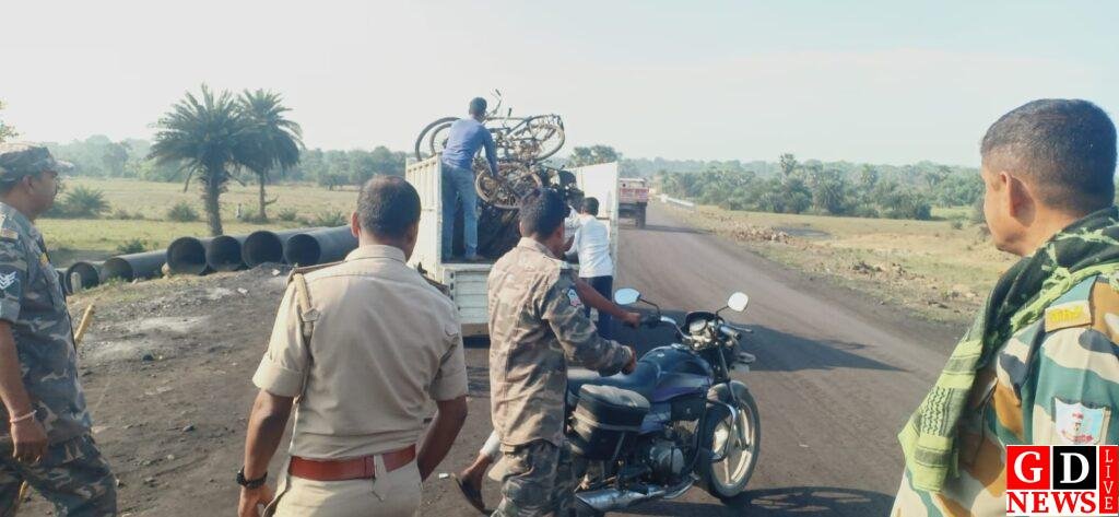 कोयला की अवैध ढुलाई पर पुलिस की छापेमारी, तीस क्विंटल कोयला सहित दो बाइक जब्त। 7 img 20260501 wa00283286220421264509320