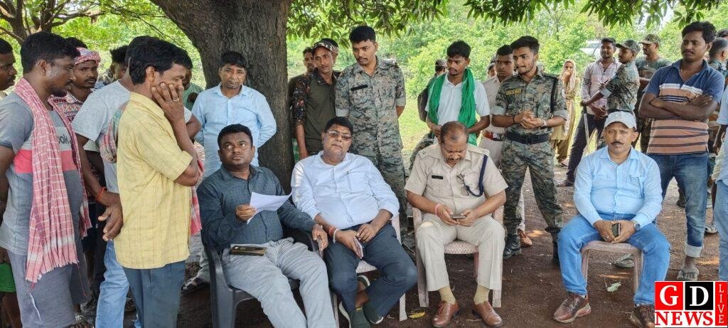 ‘दो गज जमीन’ के लिए 30 घंटे पड़ा रहा शव, पैतृक गांव ने ठुकराया, 12 घंटे जाम के बाद दूसरे गांव में हुआ अंतिम संस्कार। 7 img 20260507 wa00886692453085945593366