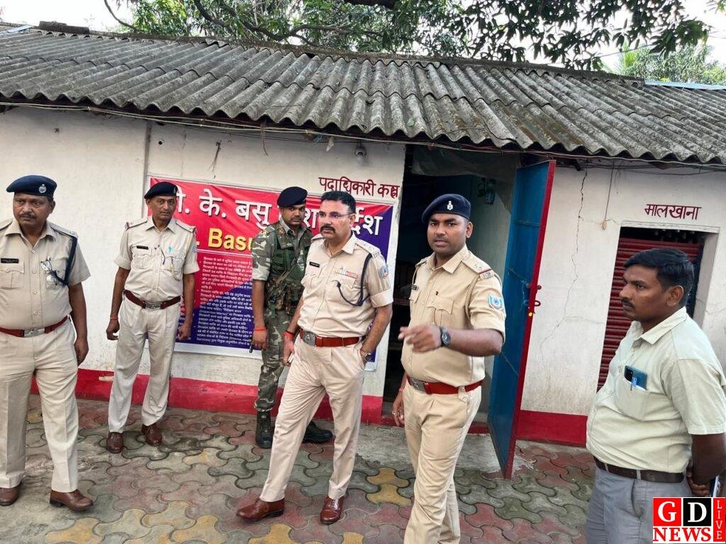 चेकपोस्ट पर सख्ती, थानों में व्यवस्था दुरुस्त करने के निर्देश—एसपी का औचक निरीक्षण 7 img 20260509 wa00647883473486197722321