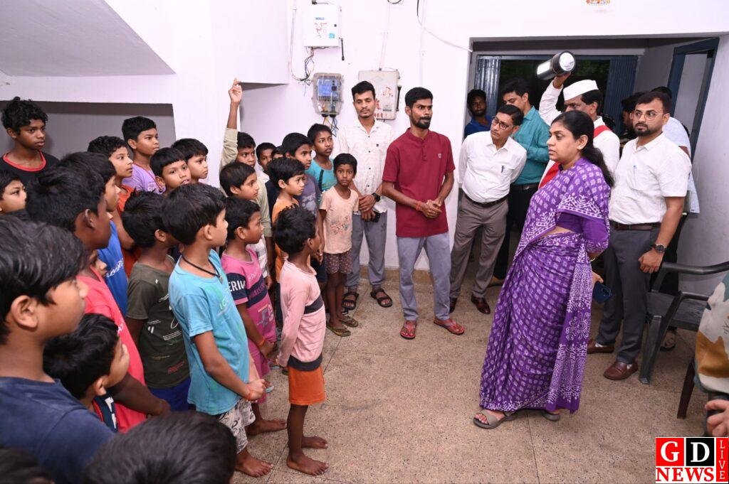 उपायुक्त का औचक निरीक्षण, किताझोर आवासीय विद्यालय में व्यवस्था सुधार को लेकर सख्त निर्देश। 7 img 20260512 wa00218898525430794343356