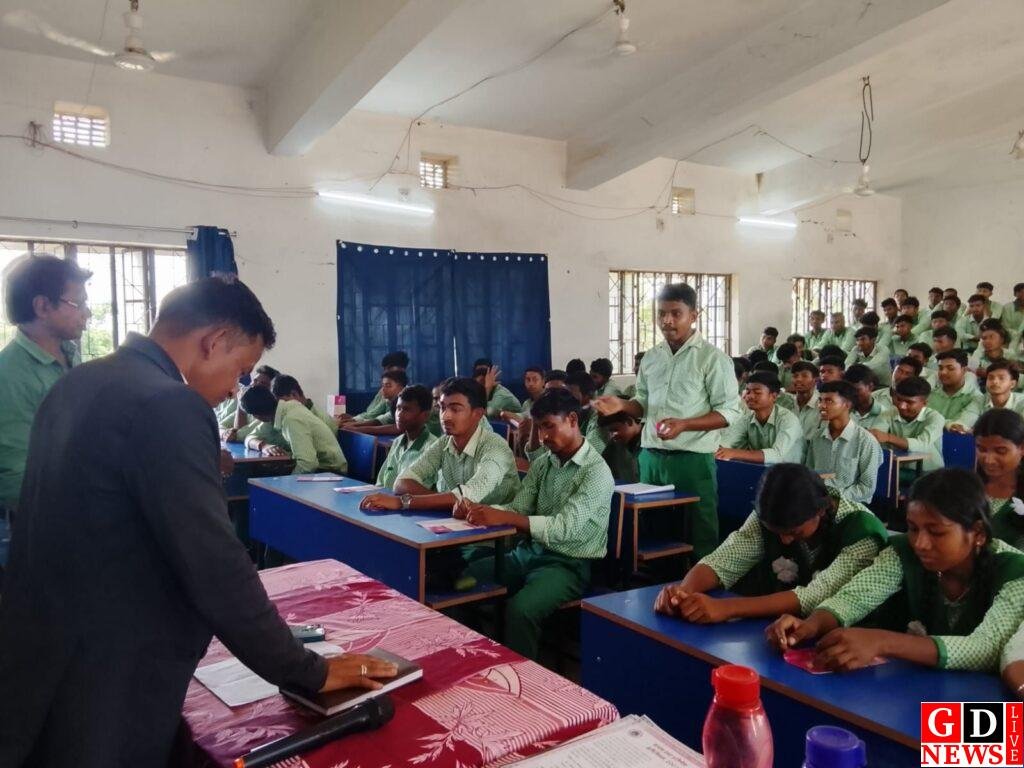 छात्राओं को मिला कानूनी जागरूकता का पाठ, बाल विवाह, दहेज व घरेलू हिंसा से बचाव की दी जानकारी। 7 img 20260515 wa00175659819508631993740