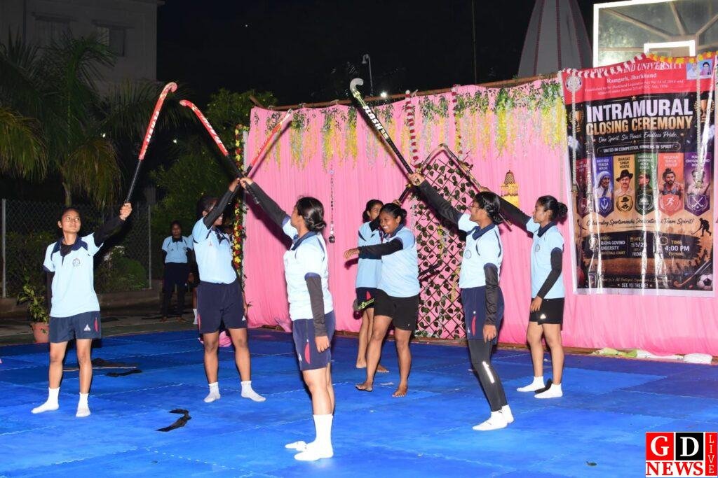 राधा गोविंद विश्वविद्यालय में बालक एवं बालिका वर्ग के खिलाड़ियों के लिए फाइनल इंट्रामूरल प्रतियोगिता का आयोजन हुआ 11 img 20260518 wa01449112654982093027776