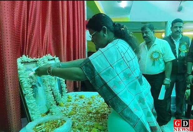 दुर्गा सोरेन की 17वीं पुण्यतिथि मनाई गई, सीता सोरेन ने राज्यसभा चुनाव पर दिया बड़ा बयान 7 img 20260521 wa00796624654218046361062