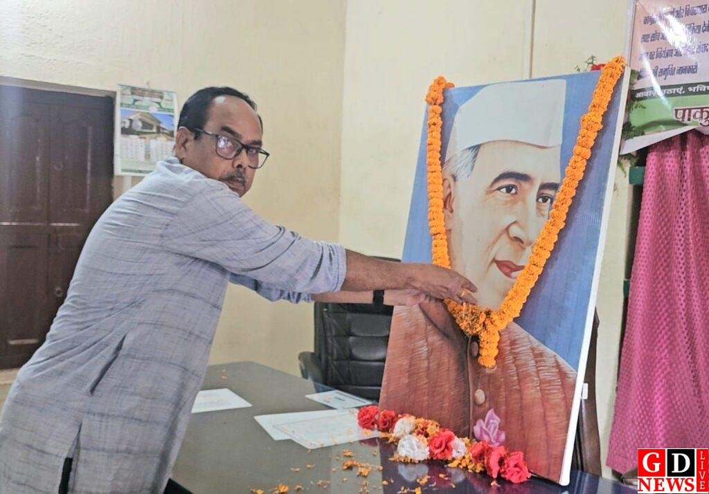 कांग्रेस भवन में मनाई गई पंडित जवाहरलाल नेहरू की 62वीं पुण्यतिथि, कार्यकर्ताओं ने दी श्रद्धांजलि 7 img 20260527 wa0032203097010141013656