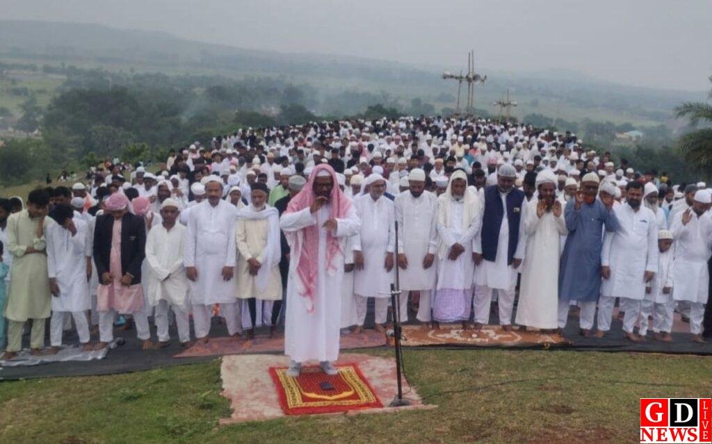जिलेभर में अकीदत, भाईचारे और सौहार्द के साथ मनाई गई बकरीद, अमन-चैन की मांगी गई दुआ 9 img 20260528 wa00647641115231099742942