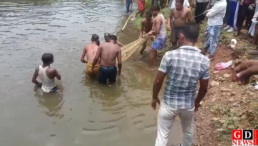 बंद खदान में नहाने गए युवक की डूबने से मौत, दो घंटे बाद मिला शव।