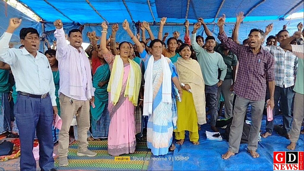 पचुवाड़ा खदान के खिलाफ चौथे दिन भी समाहरणालय पर डटे आदिवासी 7 img 20260608 wa00054287848580150012793