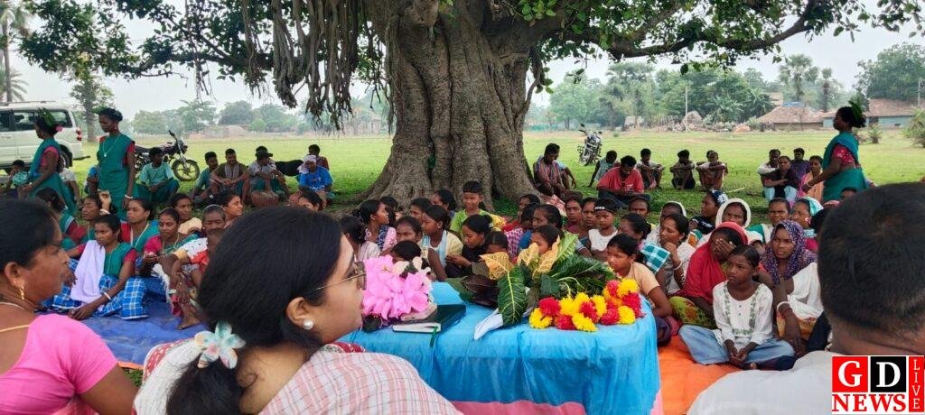 ग्रामीणों के बीच पहुंचीं उपासना मरांडी, सुनी समस्याएं; कई मामलों का मौके पर हुआ समाधान। 7 img 20260610 wa00467351624756162769869