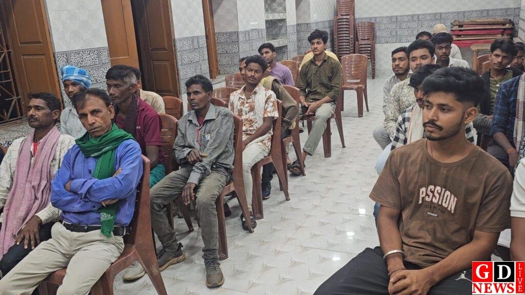 पाकुड़ में राजद ने धूमधाम से मनाया लालू यादव का 79वां जन्मदिन,कार्यकर्ताओं ने काटा केक, दीर्घायु होने की कामना की 9 img 20260611 wa00119028748608756113723