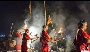 देवपुर में गूंजी गंगा आरती की दिव्य धुन, हजारों श्रद्धालुओं ने लिया काशी जैसा आध्यात्मिक अनुभव 10 img 20260615 wa00361566327969918994561