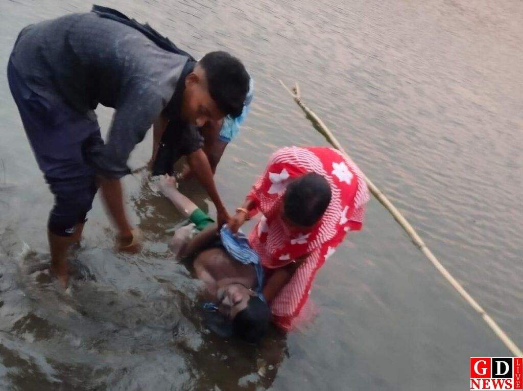 नहाने गया युवक खदान में डूबा, देर शाम ग्रामीणों ने बरामद किया शव 8 img 20260617 wa00278824505339166221158