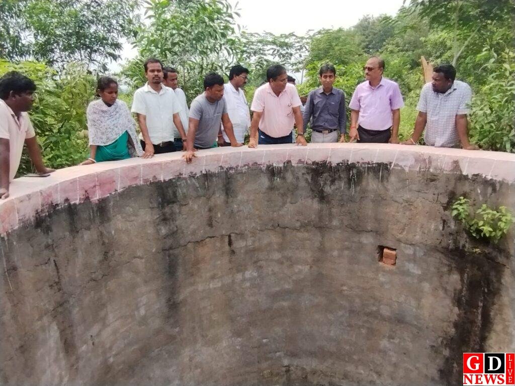 विकास योजनाओं की जमीनी हकीकत देखने पहुंचे डीडीसी, काम में तेजी और गुणवत्ता बनाए रखने का दिया निर्देश। 8 img 20260619 wa00151708376768612045588