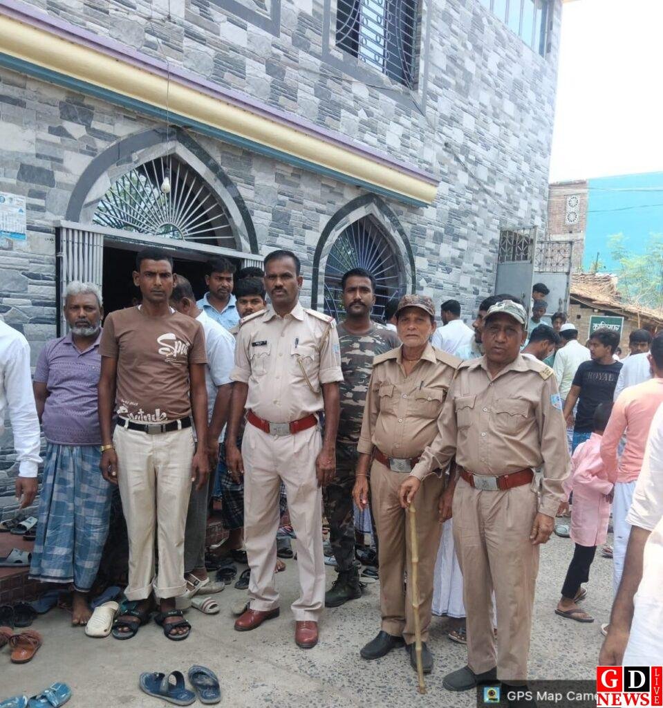 मुहर्रम को लेकर पाकुड़ पुलिस अलर्ट, 40 ताजिया जुलूस की सुरक्षा में तैनात रहेगी पुलिस फोर्स 8 img 20260626 wa00151290911304335039848