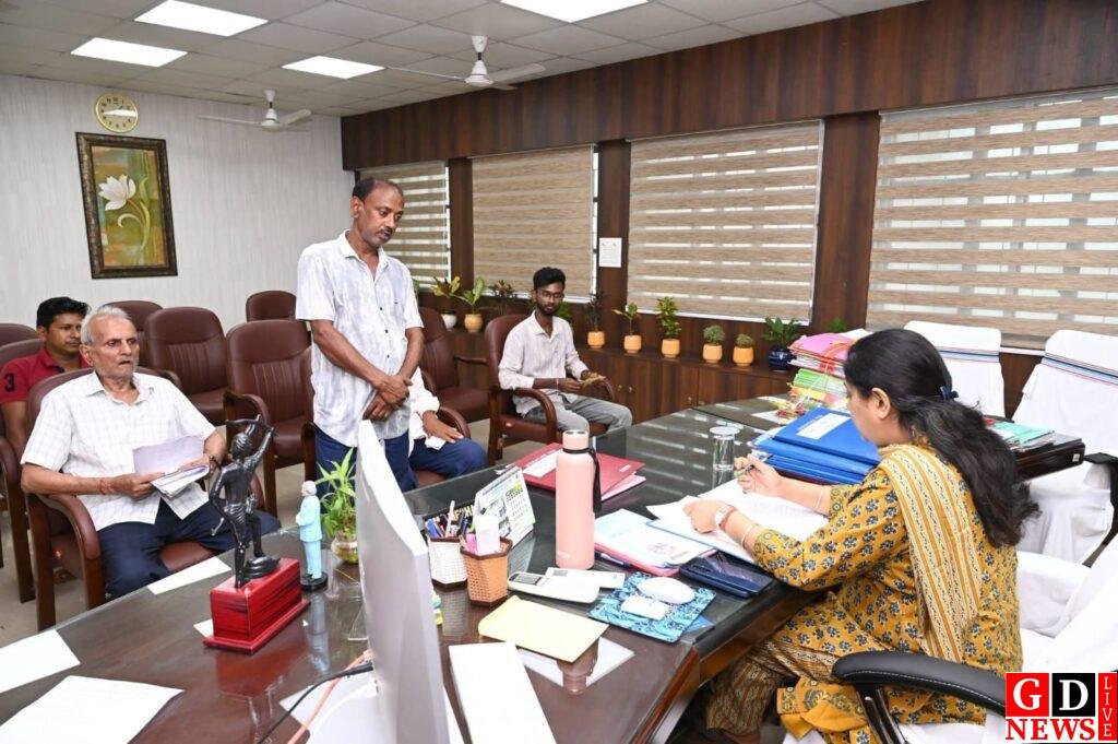 10 डिसमिल का कागज, 70 डिसमिल पर सड़क! आठ साल से मुआवज़े का इंतजार, भू-अर्जन पर प्रशासन घिरा। 8 img 20260704 wa00282672055785582793751