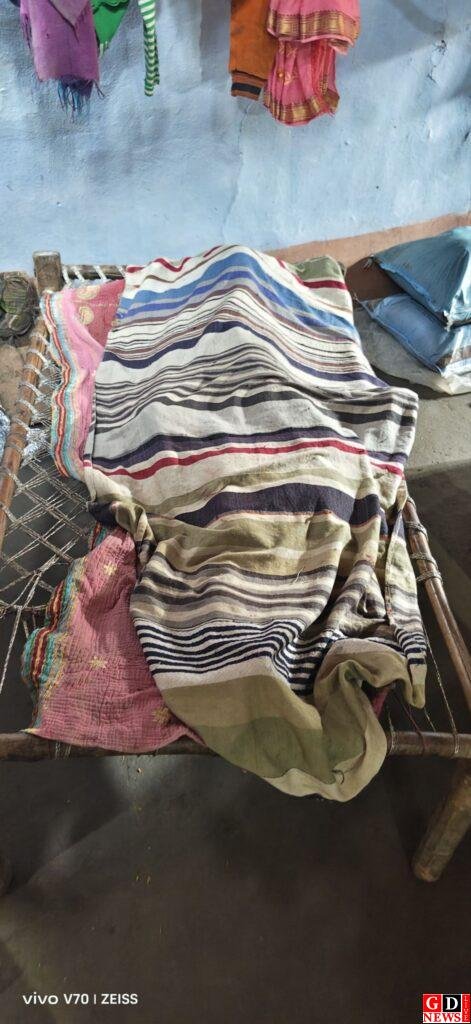 महिला की बेरहमी से हत्या, घर की खटिया पर खून से लथपथ मिला शव। 7 img 20260708 wa00193729760970660117921