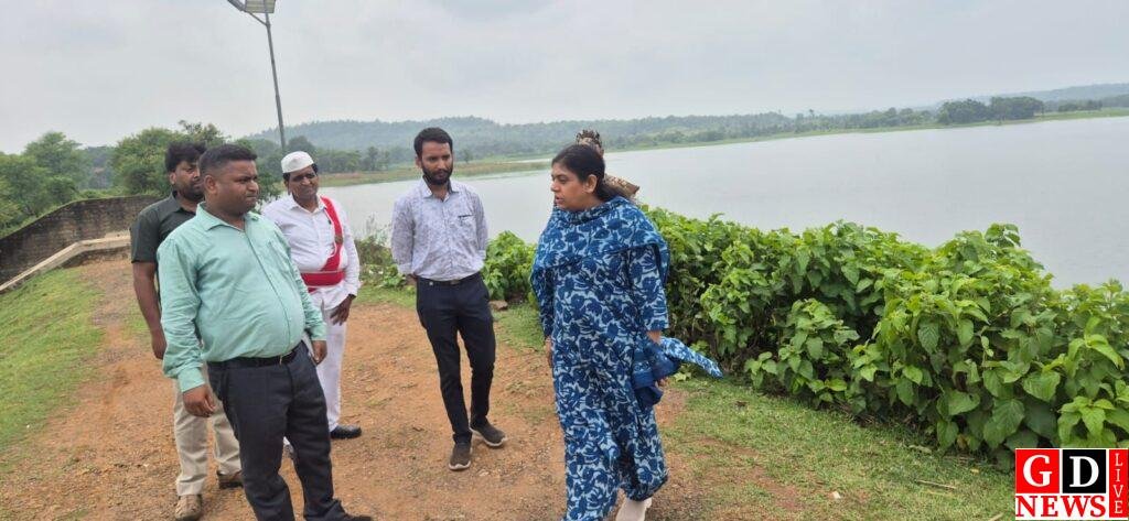 पर्यटन के नक्शे पर चमकेगा पाकुड़, डीसी ने मंदिर से डैम तक विकास का खींचा रोडमैप 7 img 20260708 wa0024157309036288664834