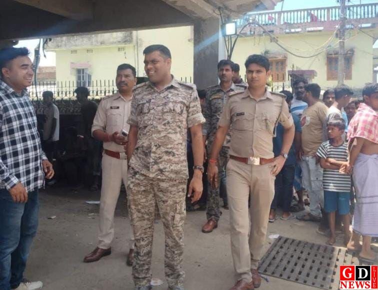 पूर्व एनडीए प्रत्याशी अजहर इस्लाम के घर पुलिस की छापेमारी, सरकारी काम में बाधा डालने का आरोप। 7 img 20260715 wa00357274697430347934190