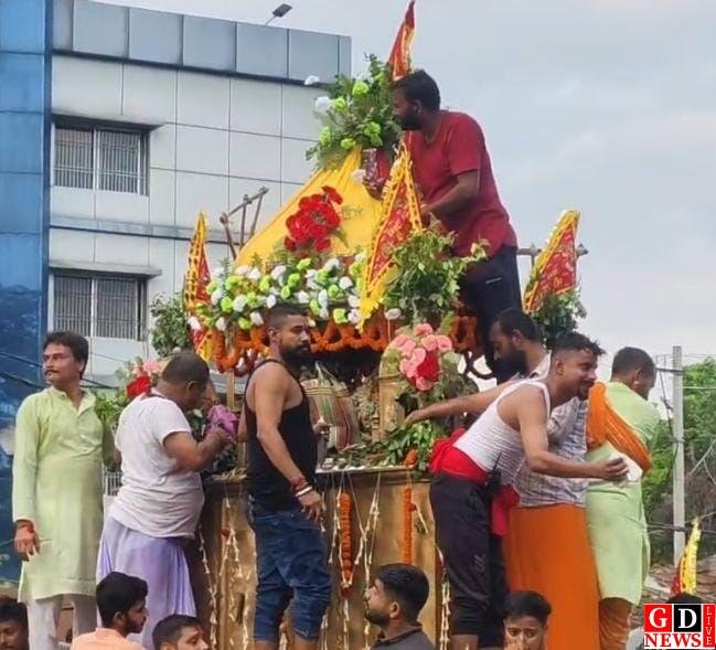 राजसी ठाठ से निकली भगवान मदन मोहन की रथयात्रा, जयकारों से गूंजा शहर। 7 img 20260716 wa00405308046573895179959