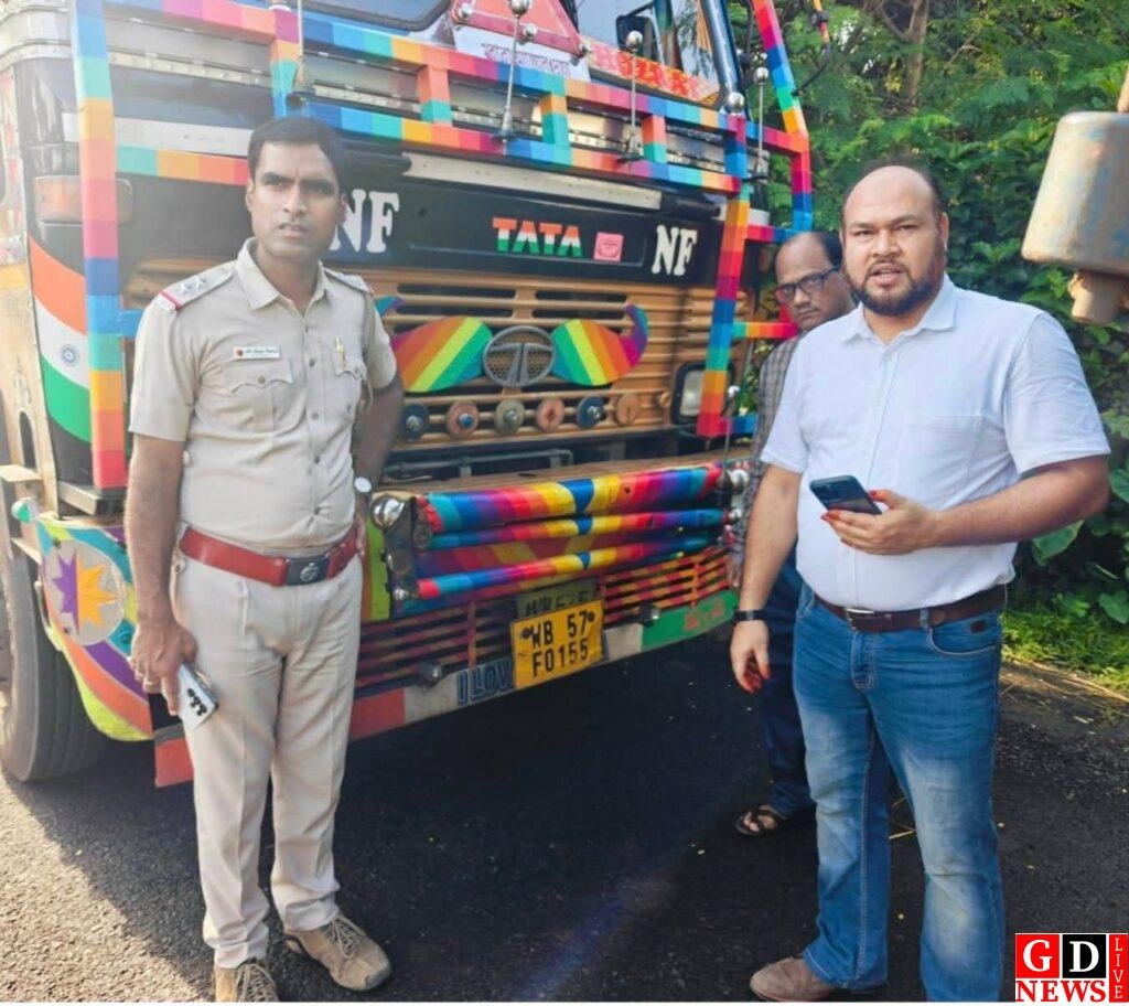 अजब बालू गाड़ी का गजब खेल: सोनारपाड़ा चेकपोस्ट पर मिली 'क्लीन चिट', सीमा पार करते ही लगा 1 लाख का जुर्माना 7 img 20260717 wa0050875739006316412256
