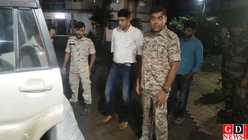 डीसी आवास के पास युवक को टक्कर मारकर भाग रही स्कॉर्पियो पकड़ी गई, अंदर खैनी के बोरे देख पुलिस भी रह गई हैरान 7 img 20260723 wa0007784067898706201655