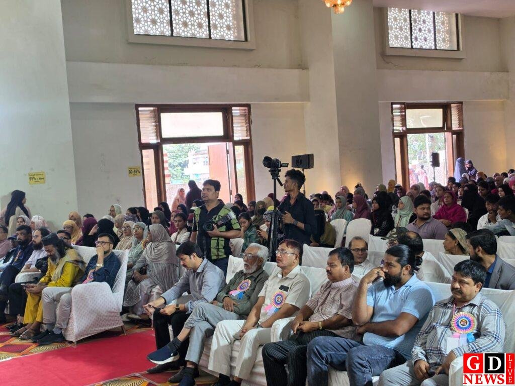 500 टॉपर, हाथों में सम्मान और आंखों में बड़े सपने,गरीब मेधावी बच्ची को लुत्फल हक ने दिया लैपटॉप 8 img 20260809 wa00033356158289736274644