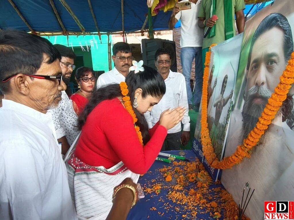 मांदर-नगाड़े की थाप पर थिरके कदम, ‘जय जोहार’ के नारों से गूंजा झामुमो कार्यालय। 8 img 20260809 wa00215768637538587398366