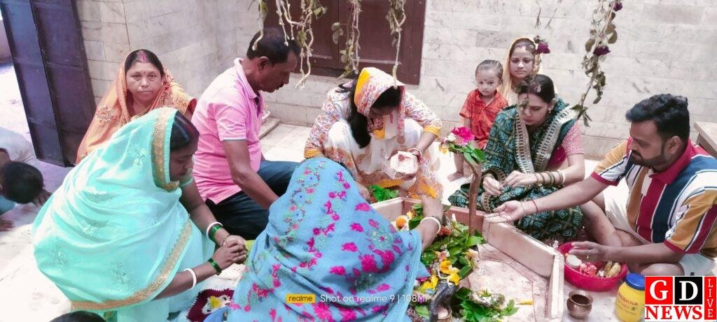 सावन के दूसरे सोमवार को शिवालयों में उमड़ा आस्था का सैलाब, हर-हर महादेव से गूंज। 7 img 20260810 wa00343686267369026681919